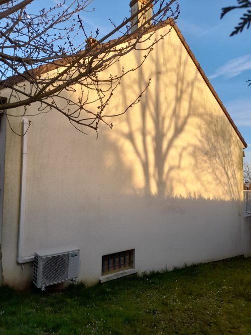 maison avant ravalement anti-fissure