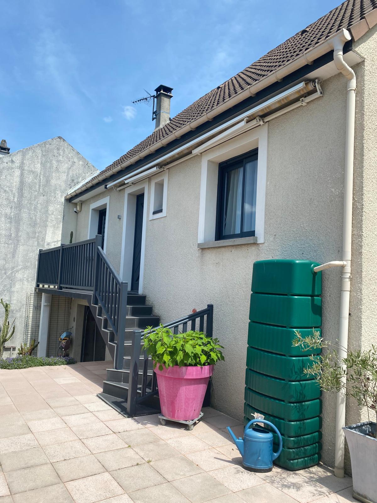 Façade d'un petit pavillon