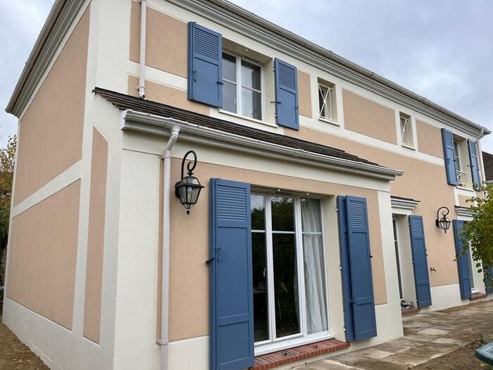 Grande maison rose pale